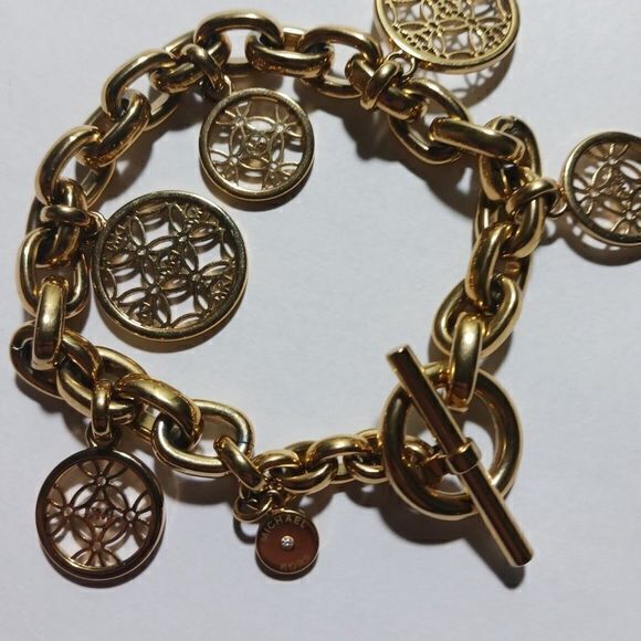 Michael Kors Heritage Charm Bracelet - Picture 3 of 7